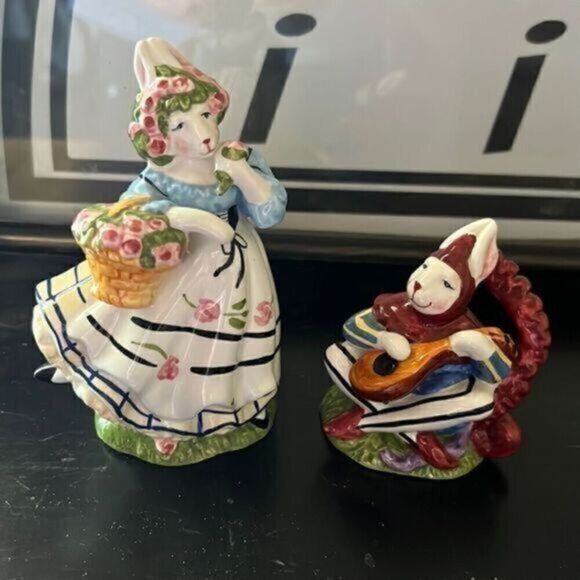 Pamela Silin-Palmer Whimsical Medieval Salt & Pepper Set Rabbits - Picture 1 of 9
